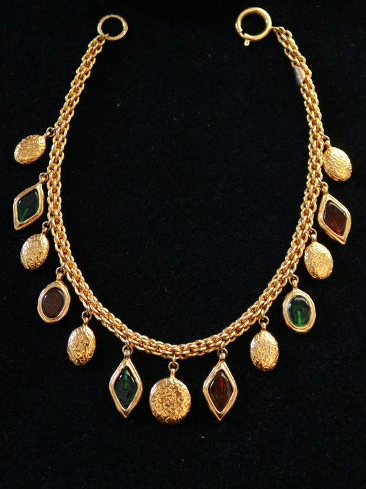 Collana con ciondolo Gripoix placcata oro 24K Chanel, anni '80